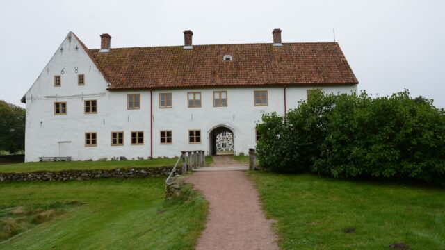 huize ivicke wassenaar haunted manor photo